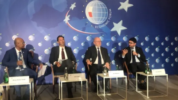 Il presidente Musolino interviene al Forum Economico di Karpacz sulla sostenibilità del trasporto marittimo in Europa Il presidente Musolino interviene al Forum Economico di Karpacz sulla sostenibilità del trasporto marittimo in Europa