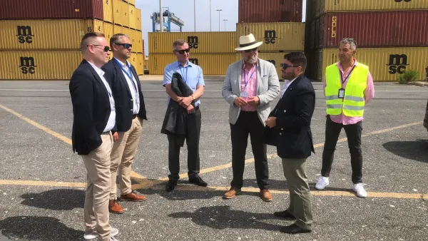 Visita nel porto di Civitavecchia di una delegazione di operatori portuali della Finlandia Visita nel porto di Civitavecchia di una delegazione di operatori portuali della Finlandia