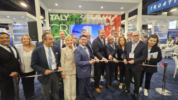 Seatrade, Civitavecchia leader verso il nuovo record di 3,5 milioni di crocieristi. Seatrade, Civitavecchia leader verso il nuovo record di 3,5 milioni di crocieristi.