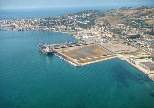 Numeri record nel mese di novembre 2020 per le merci movimentate presso il porto commerciale di Gaeta