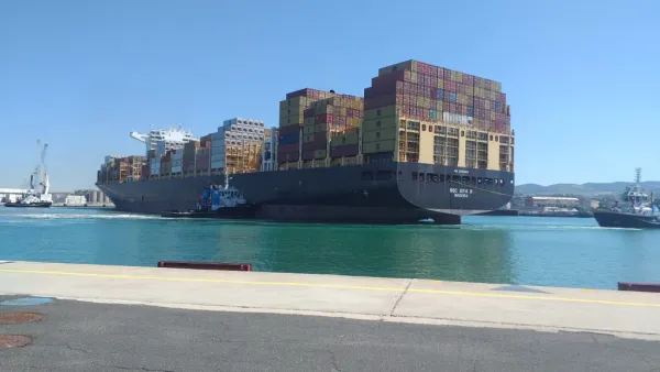 La MSC SIYA B al terminal container del Porto di Civitavecchia La MSC SIYA B al terminal container del Porto di Civitavecchia