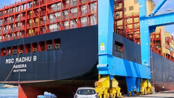 Al porto di Civitavecchia è arrivata anche la MSC MADHU B Al porto di Civitavecchia è arrivata anche la MSC MADHU B
