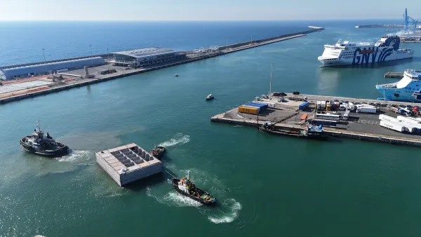 Arrivato il cassone A02 per l'antemurale del nuovo accesso sud del porto di Civitavecchia 