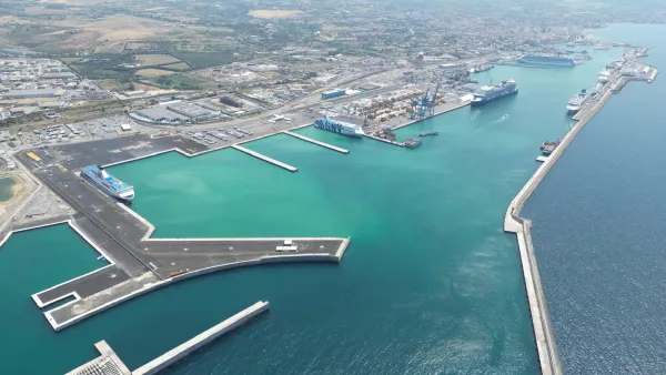 Tutte le banchine disponibili del porto di Civitavecchia oggi operative Tutte le banchine disponibili del porto di Civitavecchia oggi operative