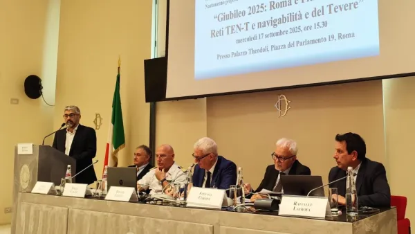 Il Commissario dell’AdSP Latrofa al convegno “Giubileo 2025: Roma e Fiumicino tra Reti TEN-T e navigabilità del Tevere” Il Commissario dell’AdSP Latrofa al convegno “Giubileo 2025: Roma e Fiumicino tra Reti TEN-T e navigabilità del Tevere”